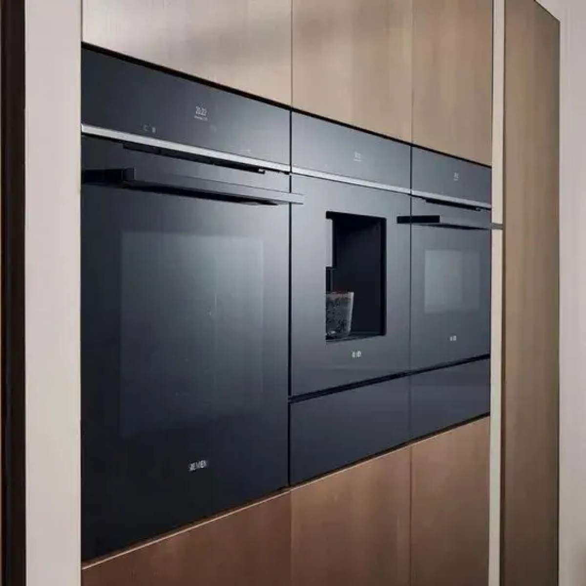 siemens ct718l1b0 - iq700 - inbouw espressomachine - zwart - home connect - automilk clean